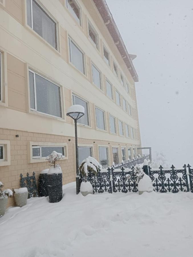 Radisson Kufri Hotel Shimla Bagian luar foto