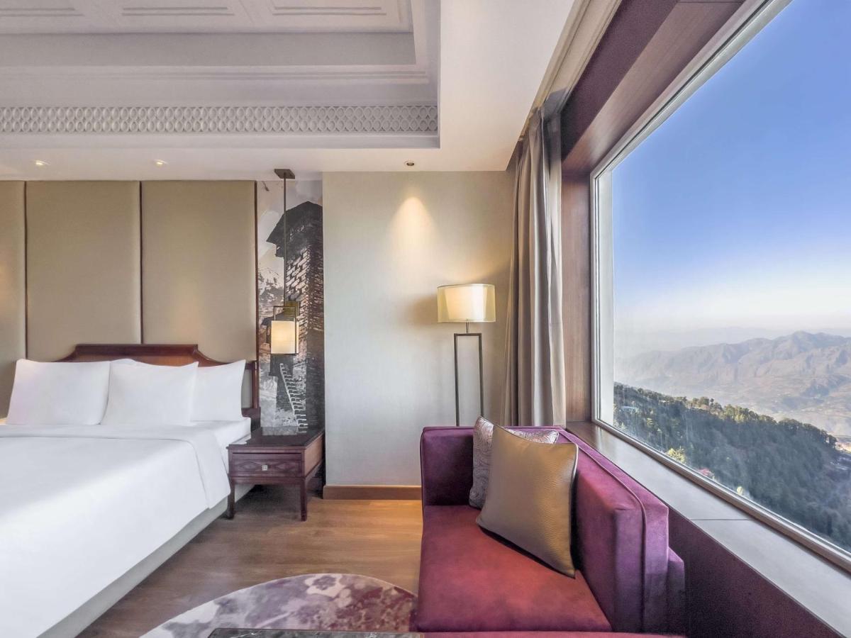 Radisson Kufri Hotel Shimla Bagian luar foto