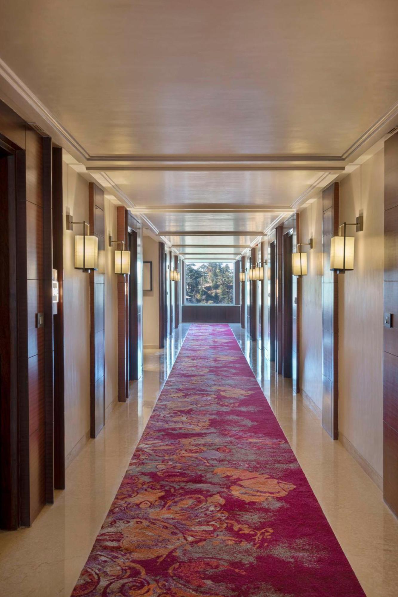 Radisson Kufri Hotel Shimla Bagian luar foto